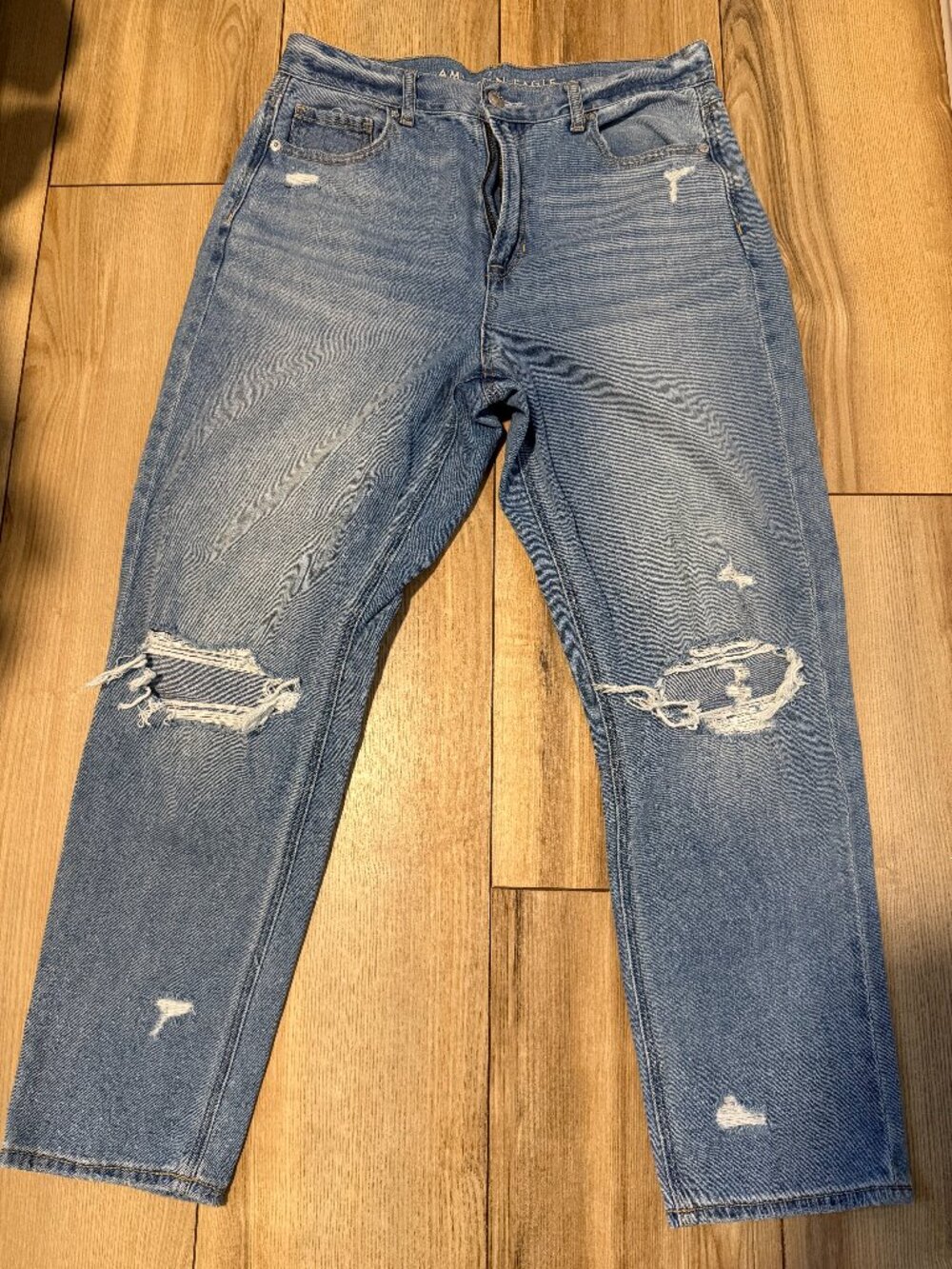 American Eagle Distressed Mom Jean sz 10